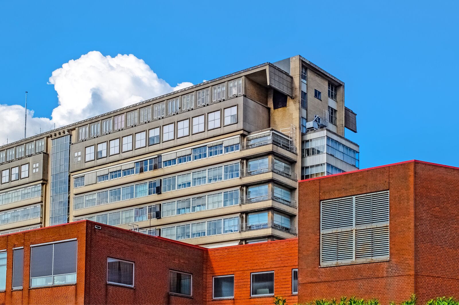 Fujifilm X30 sample photo. Building, ancient, hospital photography