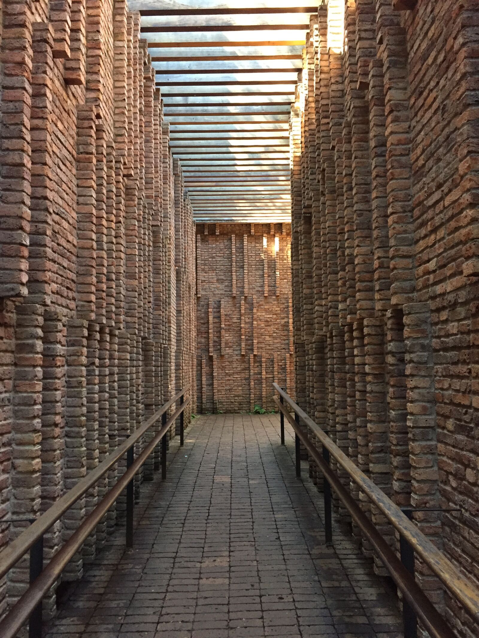 iPhone 6 back camera 4.15mm f/2.2 sample photo. Inhotim, mg, museum photography