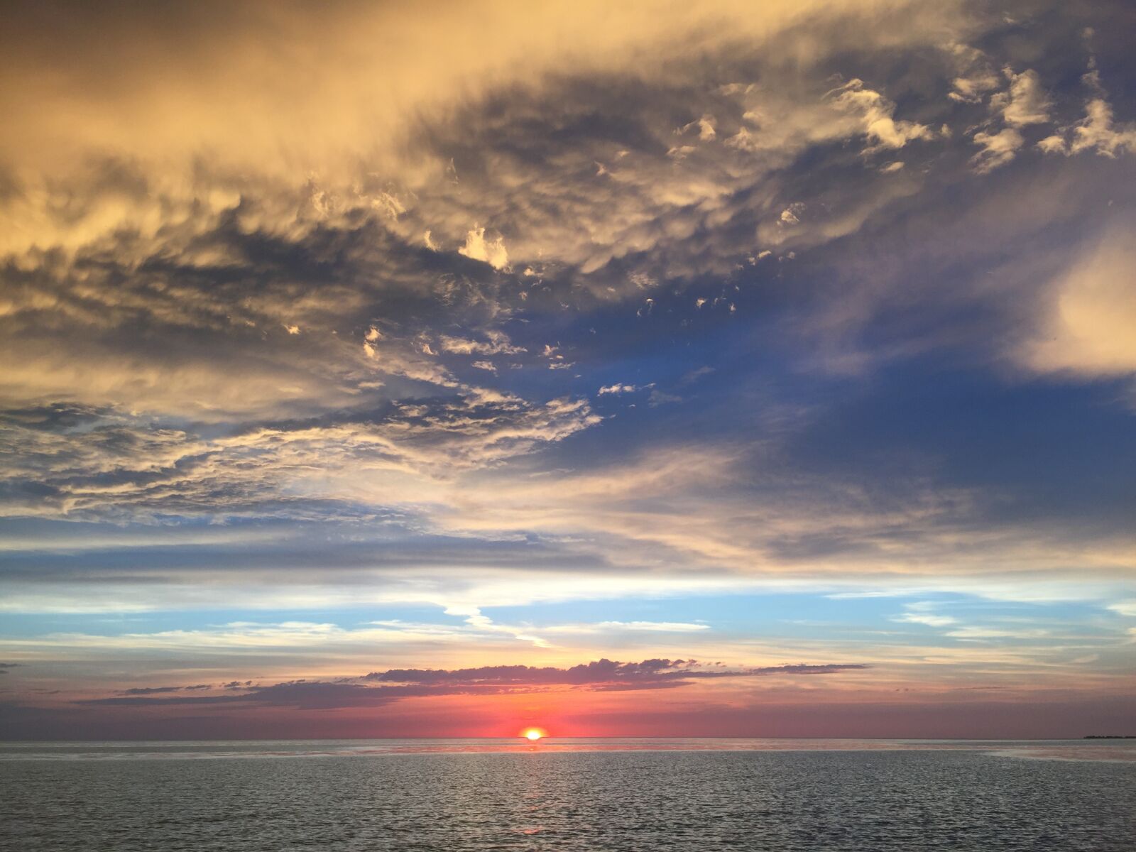 iPhone 6 Plus back camera 4.15mm f/2.2 sample photo. Sunset, lake, beach photography