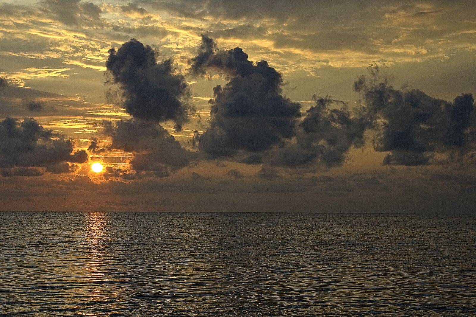 Nikon D70s sample photo. Sunset, clouds, sky photography