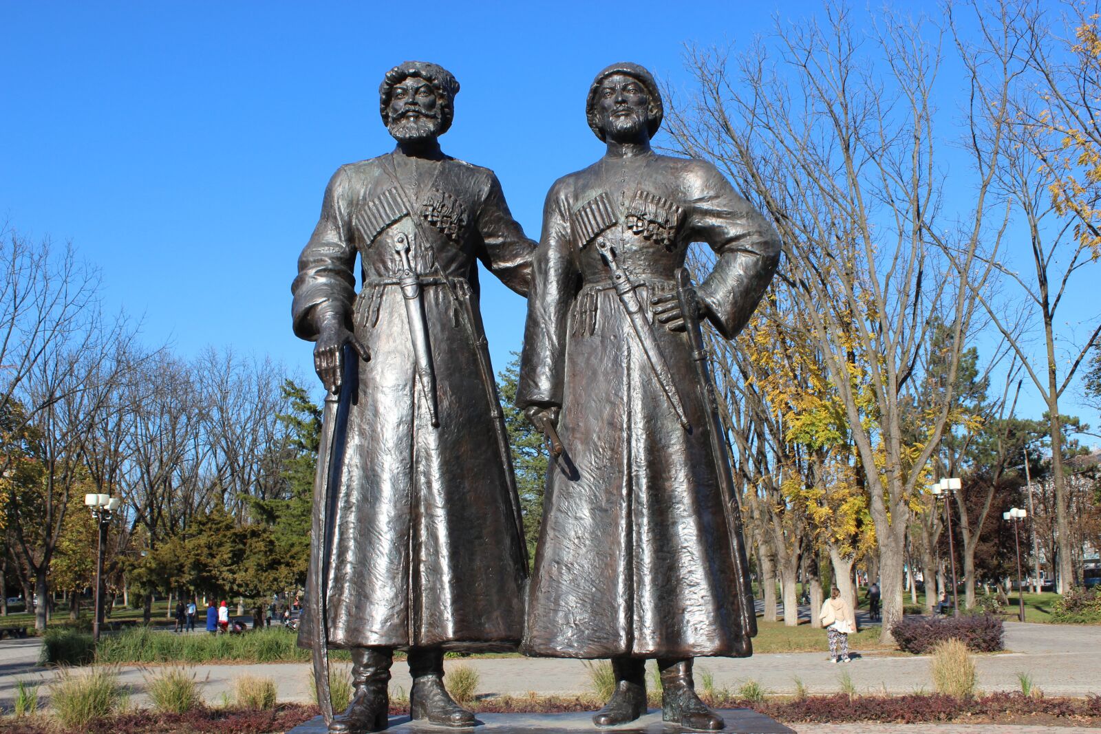 Canon EOS 600D (Rebel EOS T3i / EOS Kiss X5) sample photo. Krasnodar, monument, sculpture photography