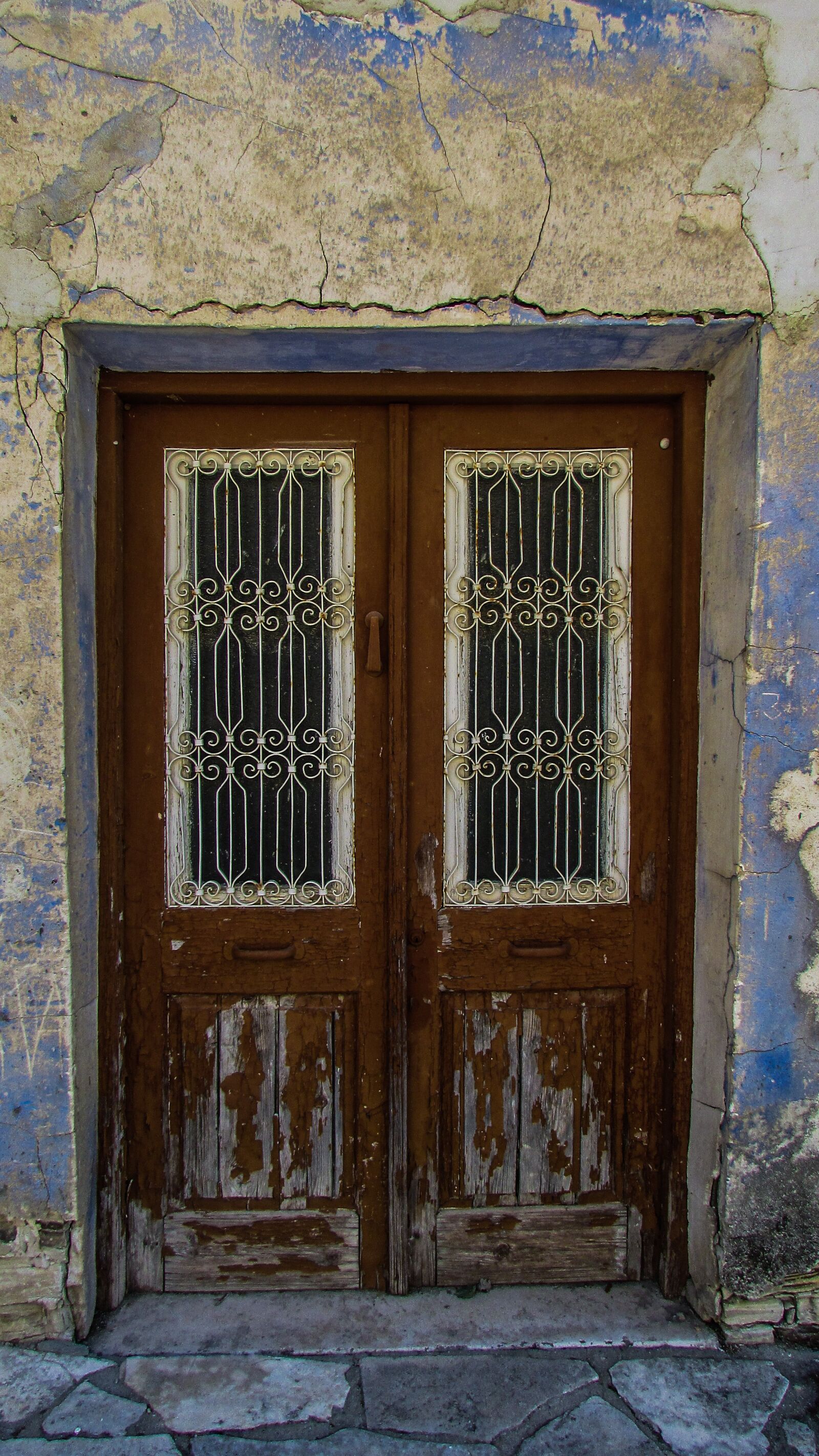 Canon PowerShot SX400 IS sample photo. Door, old, weathered photography