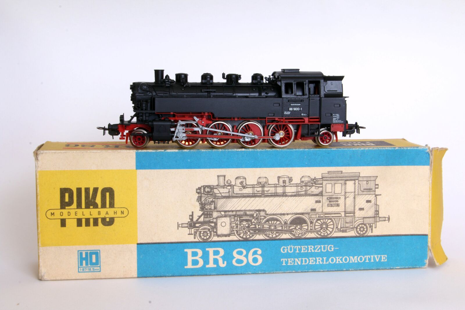Canon EOS 70D sample photo. Modelling, model railway, loco photography