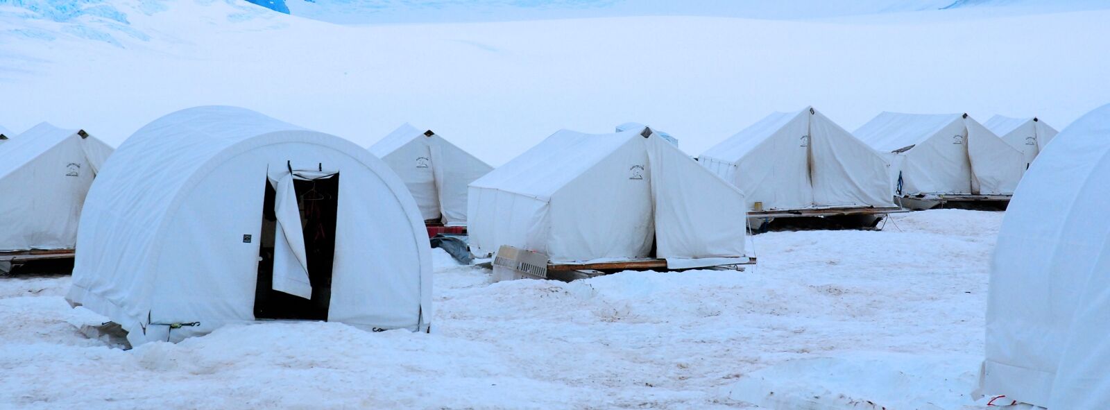 Nikon D80 sample photo. Tent, snow, winter photography