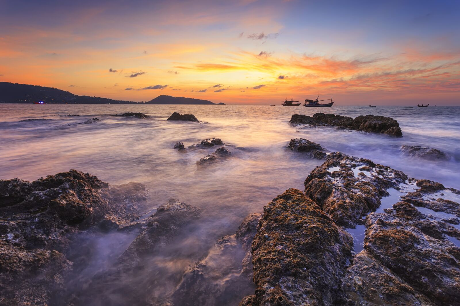 Canon EOS 6D + Canon EF 17-40mm F4L USM sample photo. Landscape, seascape, sunset photography