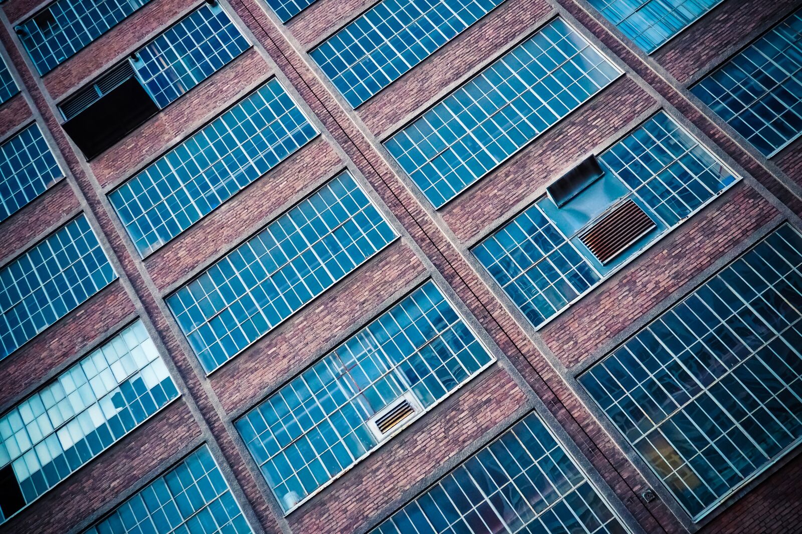 Olympus OM-D E-M10 sample photo. Architecture, facade, building photography