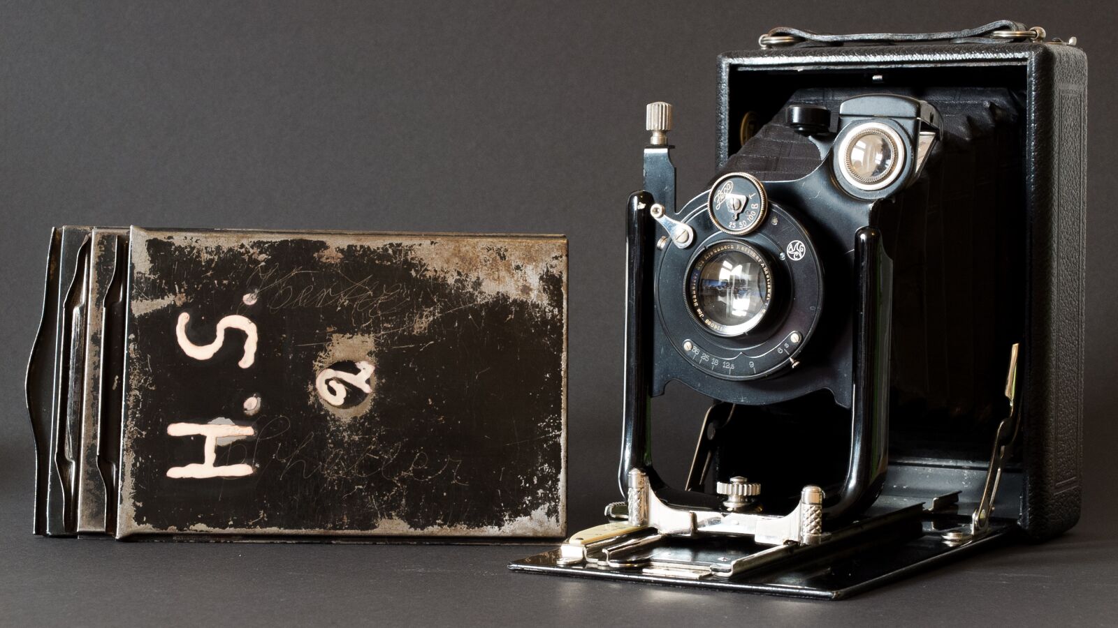 Fujifilm X10 sample photo. Camera, old, analog photography
