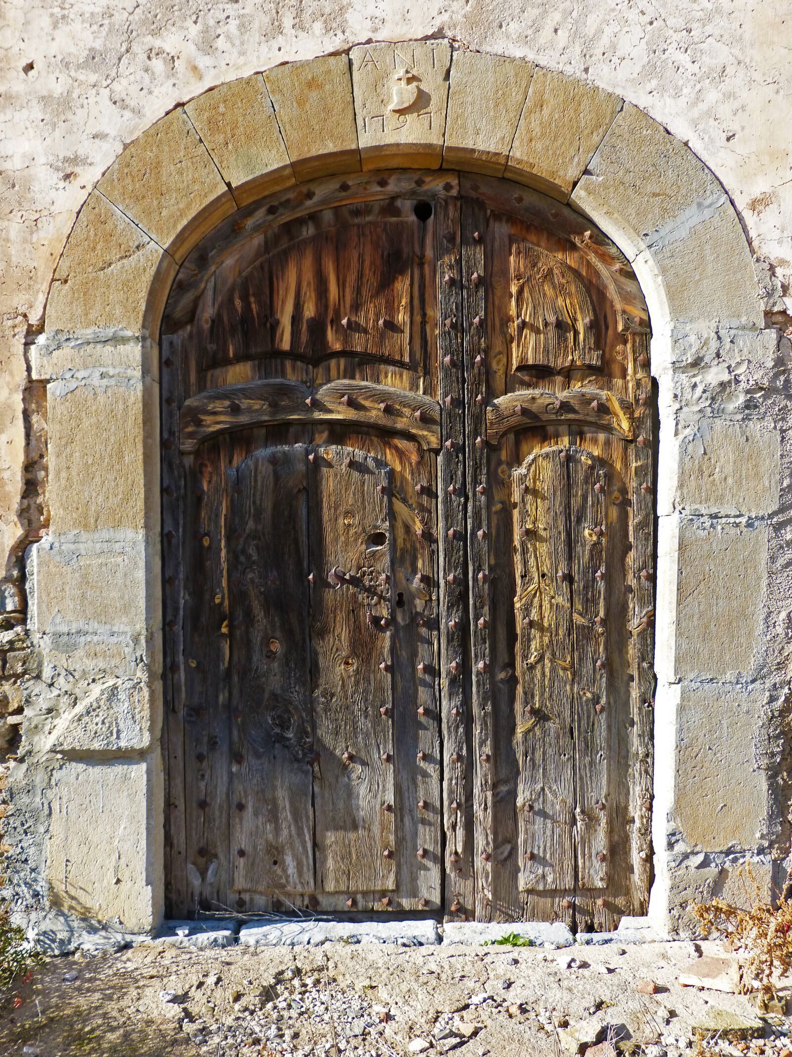 Panasonic DMC-FZ62 sample photo. Old door, portal, wood photography
