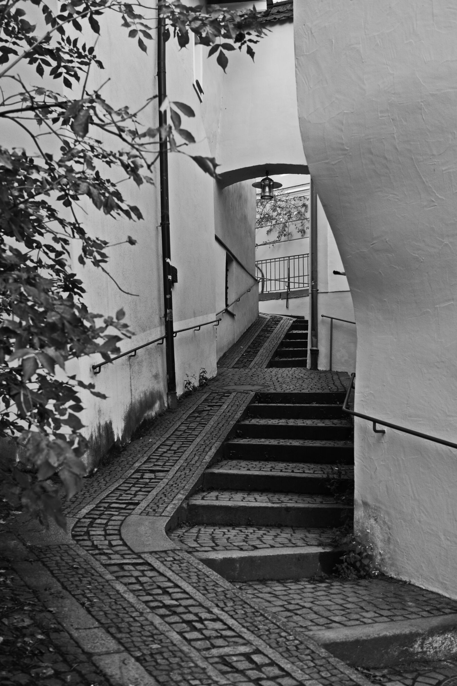 Sigma sd Quattro H sample photo. Passau, alley, architecture photography