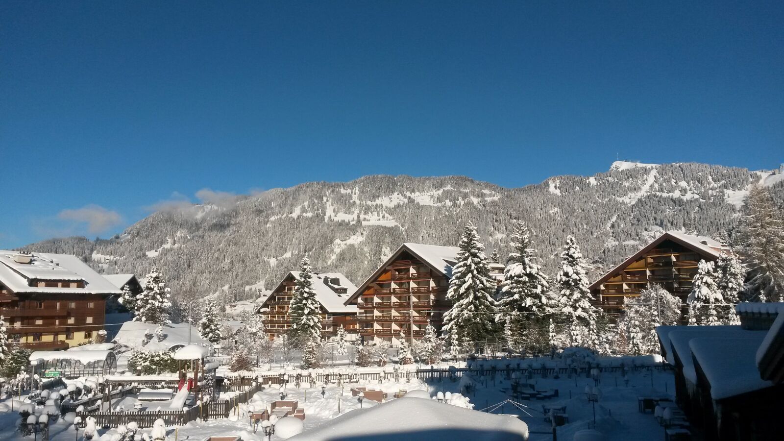 Samsung Galaxy S4 Mini sample photo. Villars-on-ollon, vaud, switzerland photography