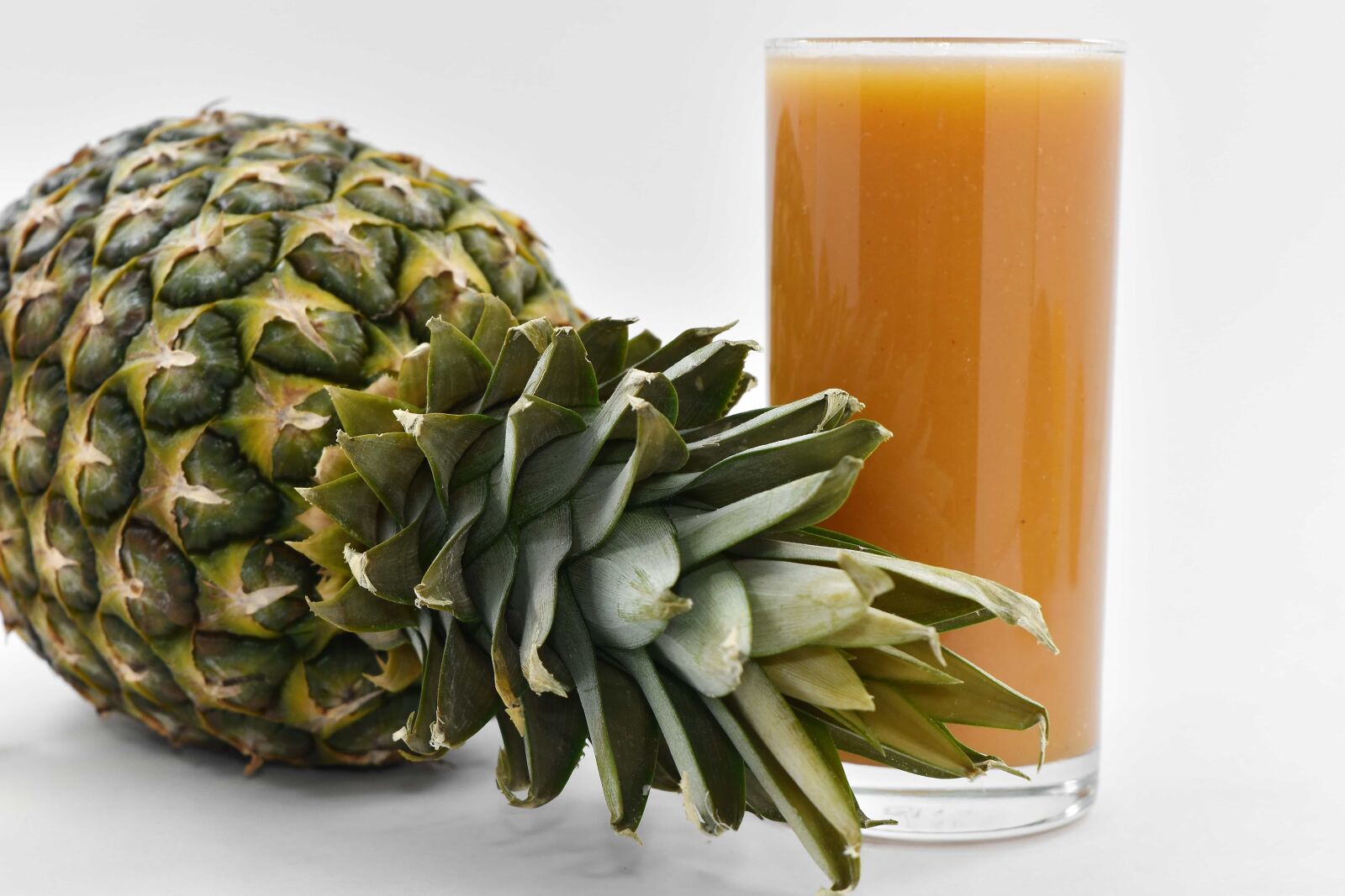 Nikon D5500 sample photo. Cocktail, fruit juice, pineapple photography