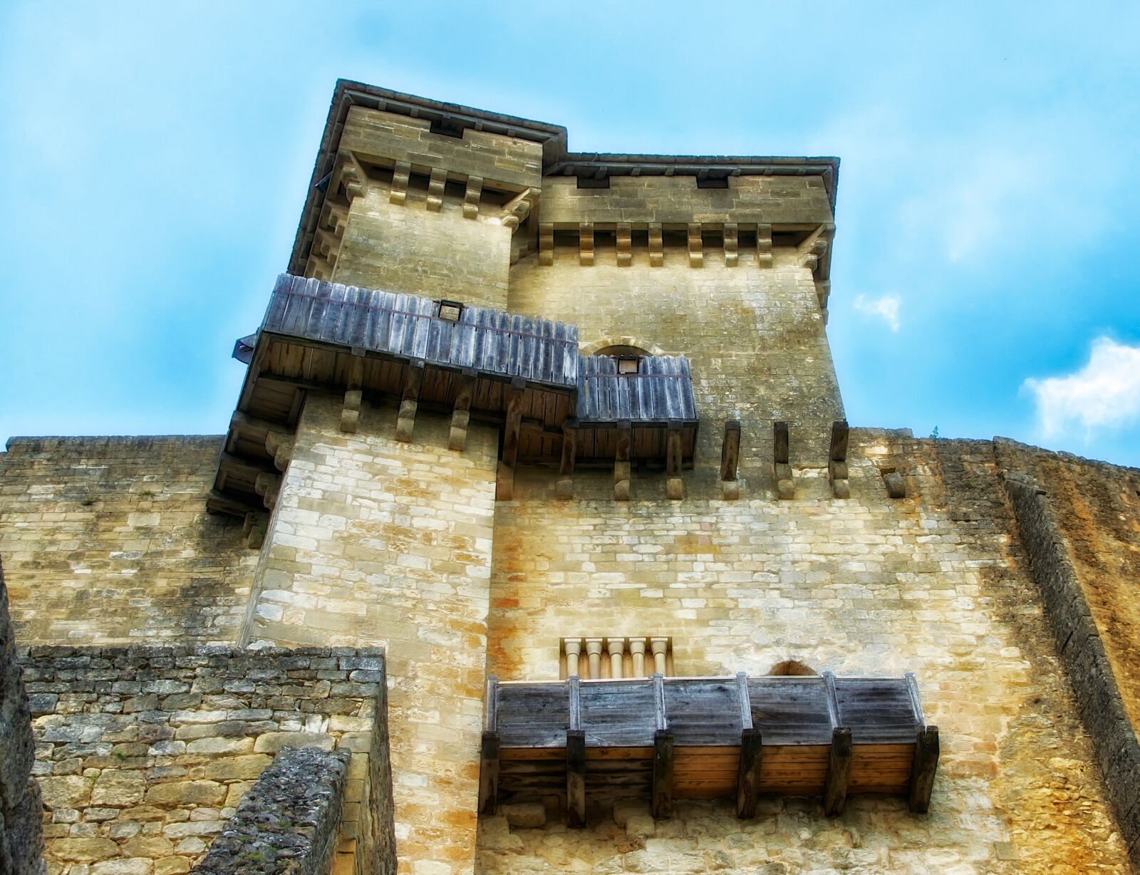 Sony Alpha DSLR-A550 sample photo. Chateau de castelna, castle photography