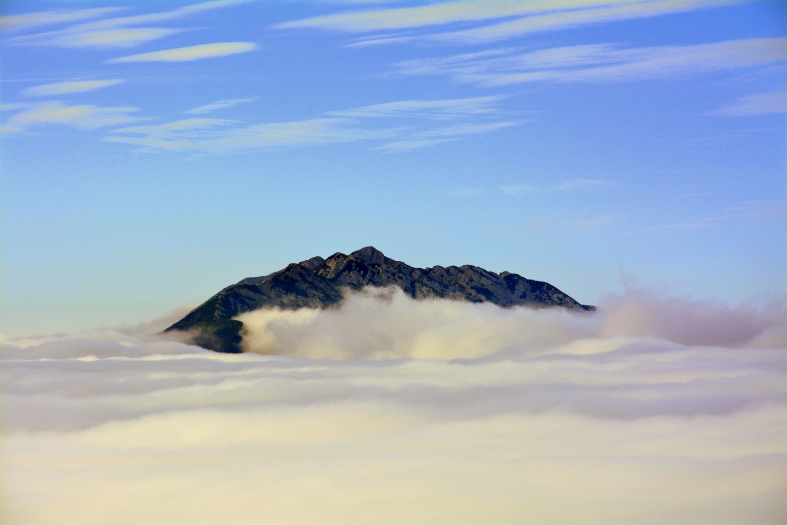 Nikon D7100 sample photo. Mountain, fog, clouds photography