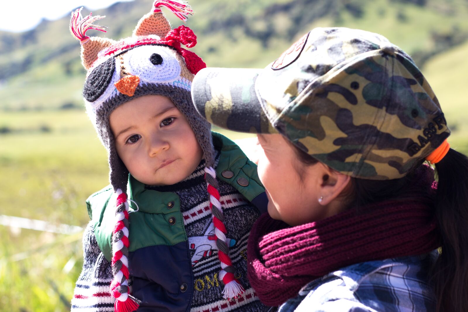 Canon EOS 600D (Rebel EOS T3i / EOS Kiss X5) + Canon EF 50mm F1.8 II sample photo. Mother, son, women photography