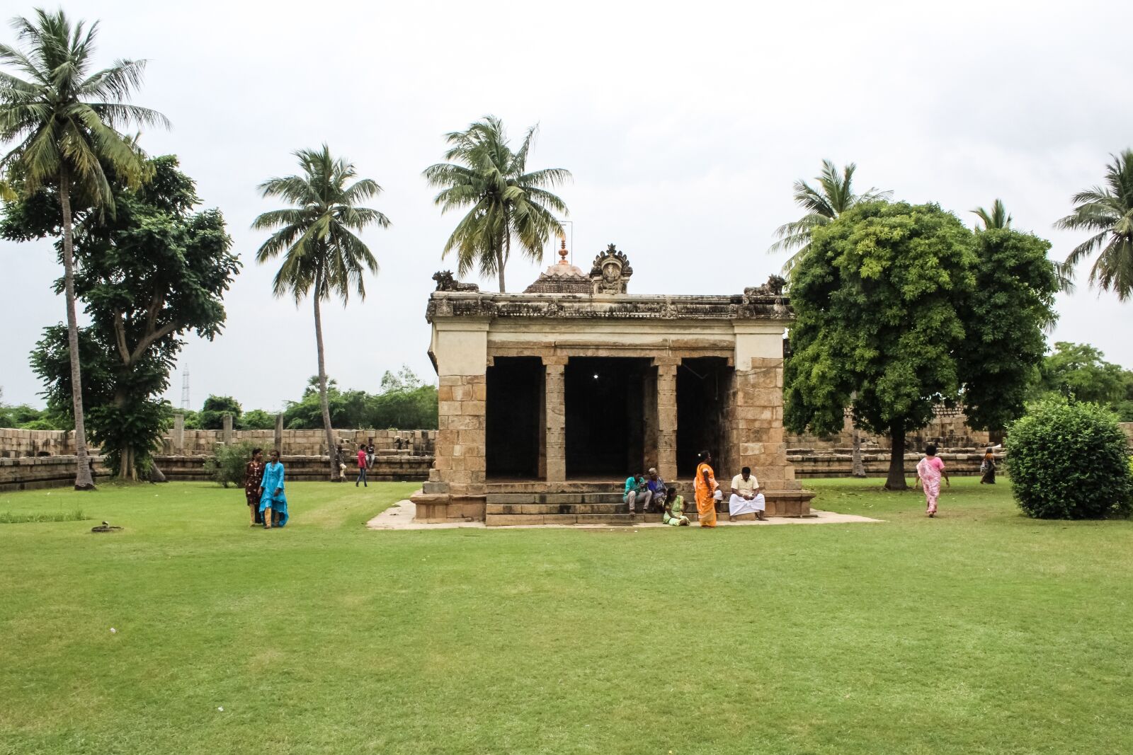 Canon EOS 1300D (EOS Rebel T6 / EOS Kiss X80) sample photo. Temple, indian temple, tamil photography