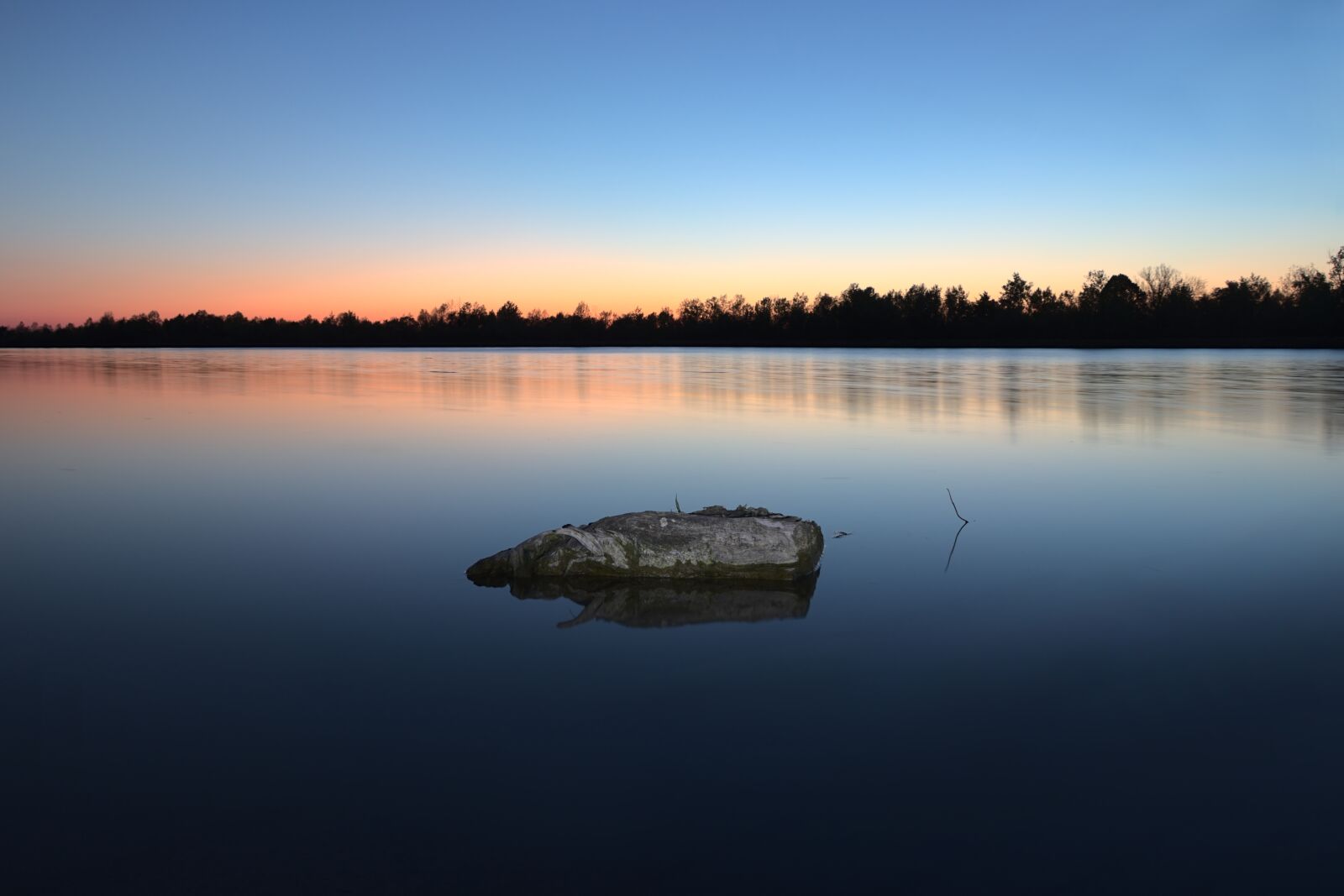 Canon EOS 77D (EOS 9000D / EOS 770D) sample photo. Sunset, water, stone photography