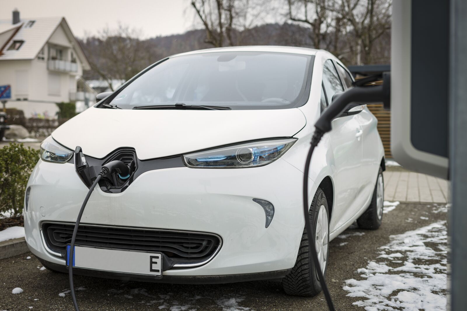 Sony a7 II + Sony FE 50mm F1.8 sample photo. Electric car, electric mobility photography