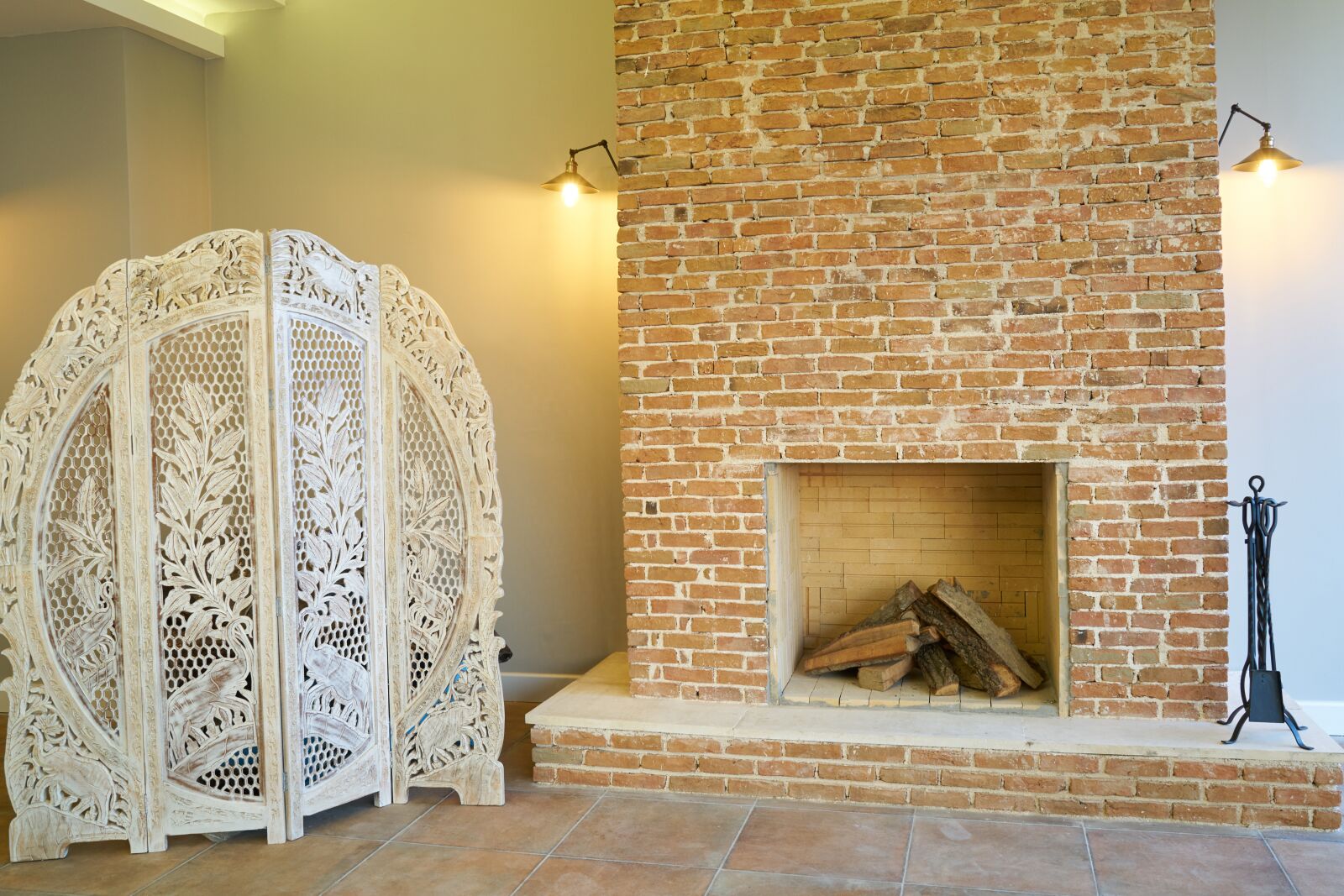 Sony a7R II sample photo. Fireplace, home, hotel photography