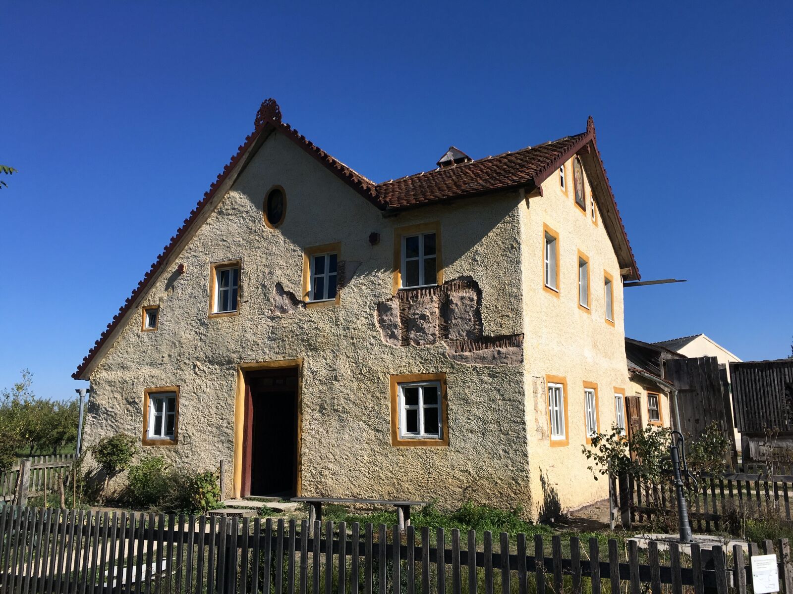 Apple iPhone 6s sample photo. House, farm, old photography