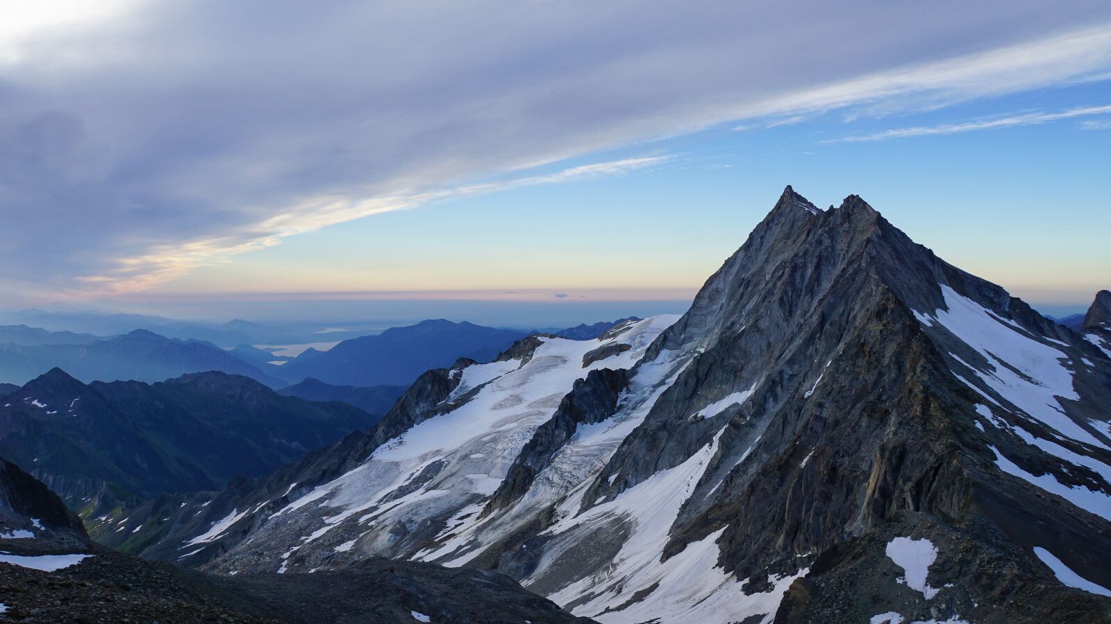 Sony E 18-200mm F3.5-6.3 OSS sample photo. Mountain, mountains, twilight photography