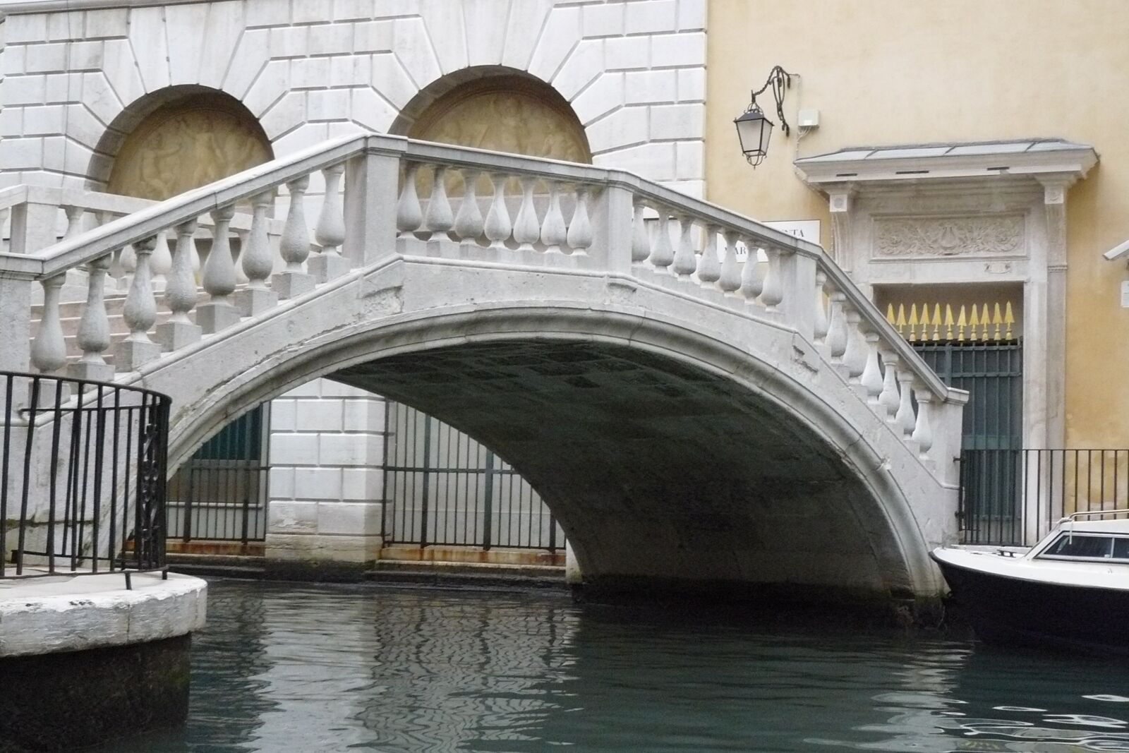 Panasonic DMC-FZ8 sample photo. Venice, bridge, canal photography