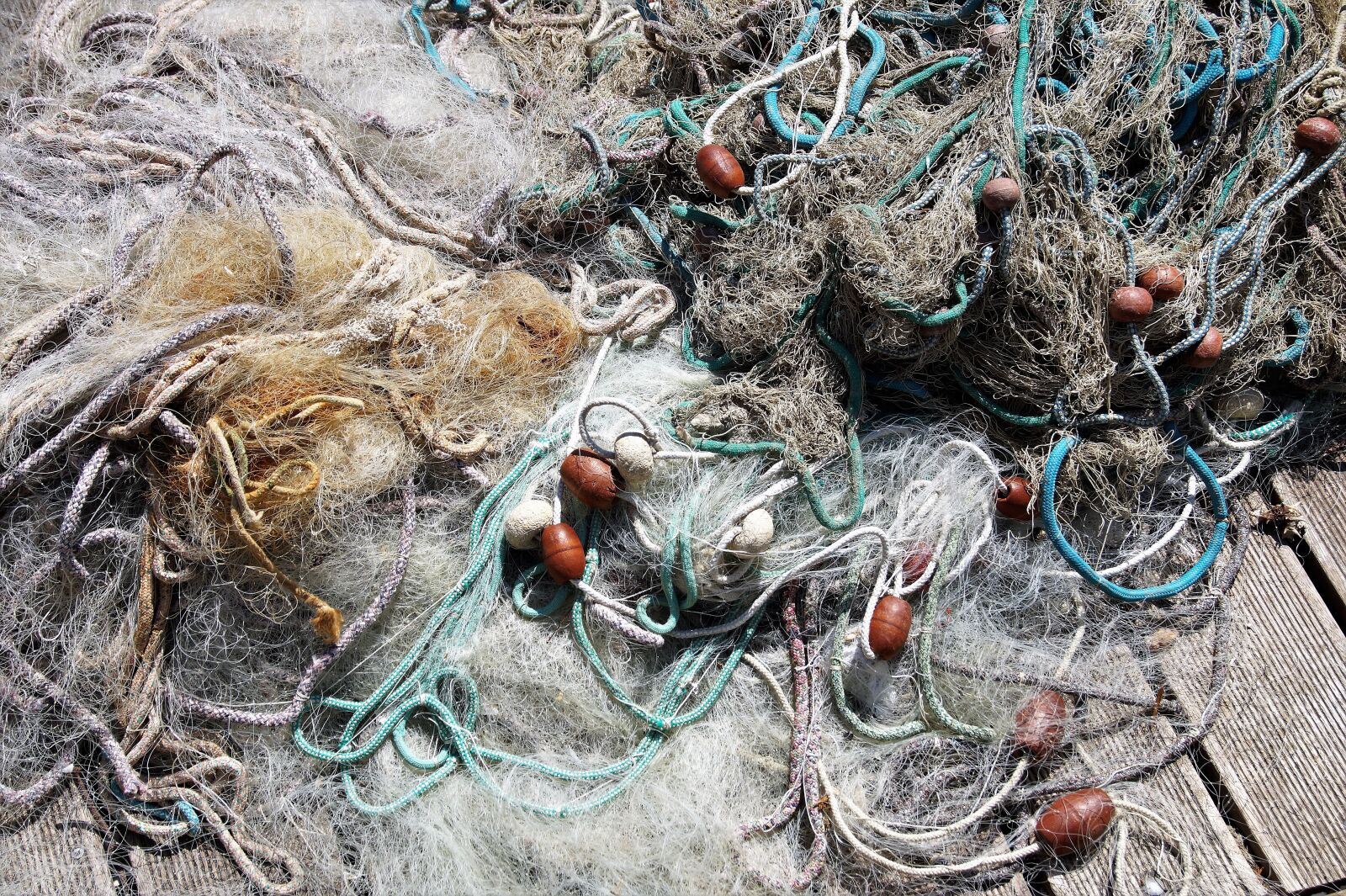 Sony SLT-A58 sample photo. Fishing net, tangled, on photography