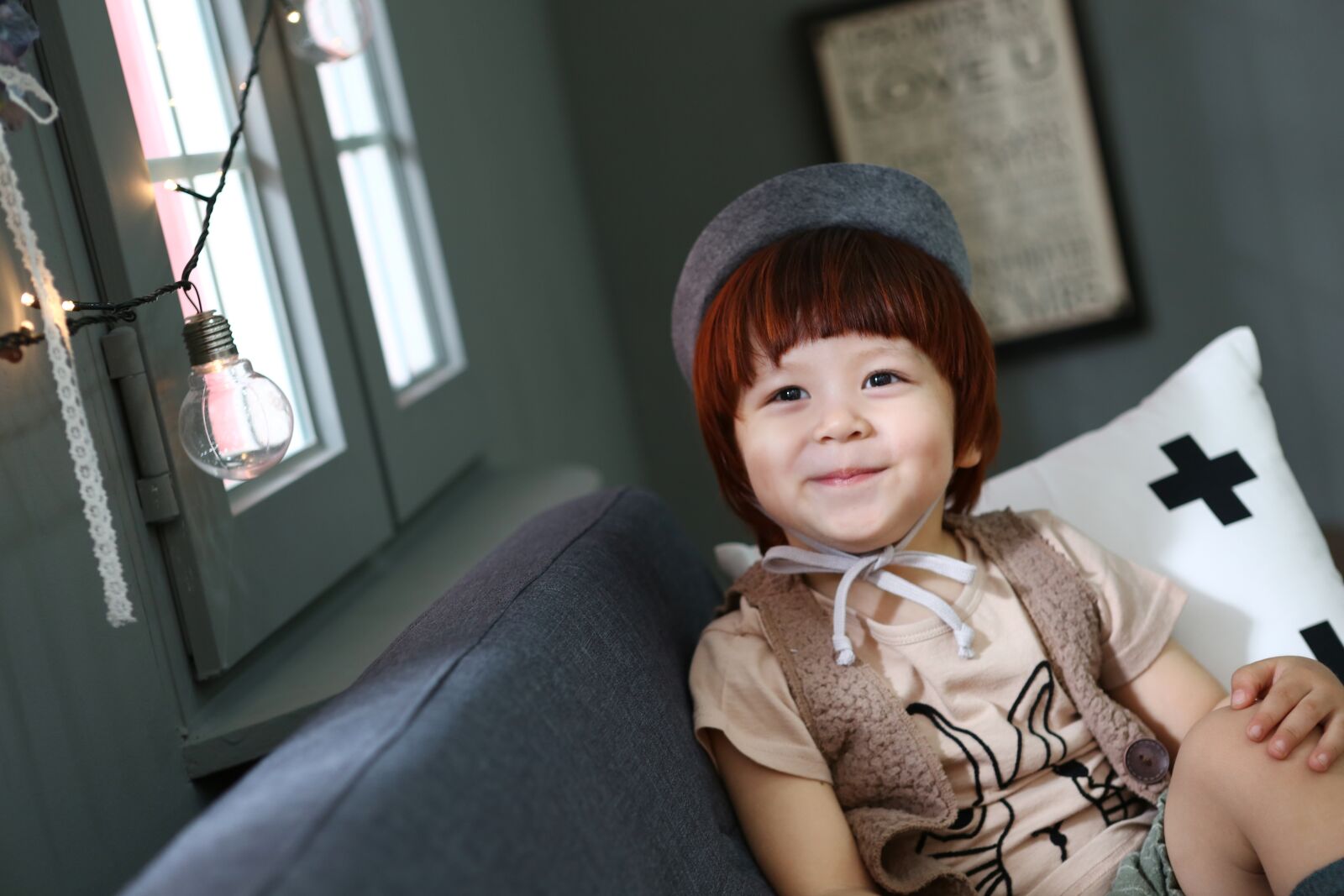 Canon EF 24-70mm F2.8L USM sample photo. Light bulb, baby models photography