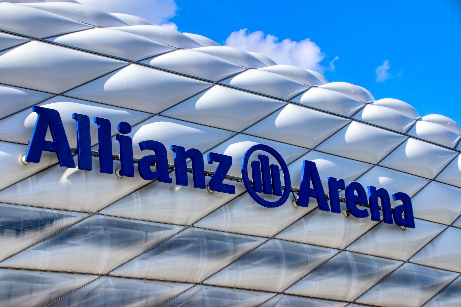 Canon EOS 80D sample photo. Alliance, arena, allianz arena photography