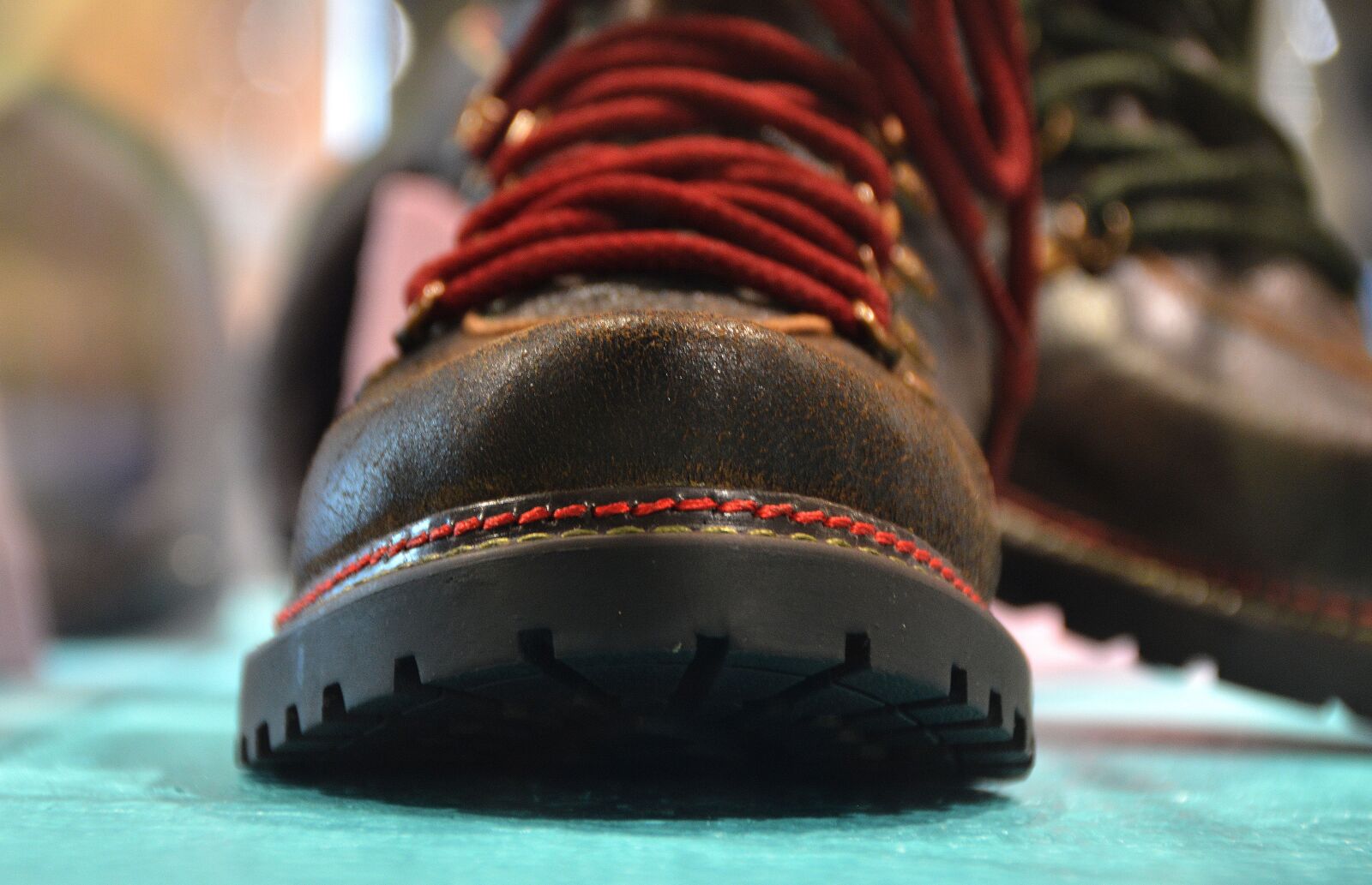Nikon D3200 sample photo. Hiking shoes, sole, shoelace photography