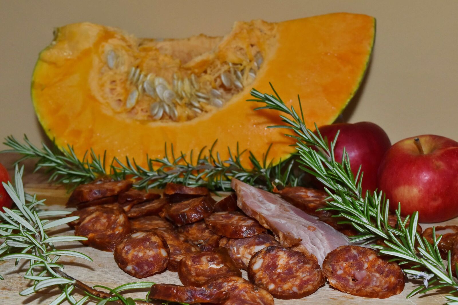Nikon D5500 sample photo. Apples, bacon, pumpkin, rosemary photography