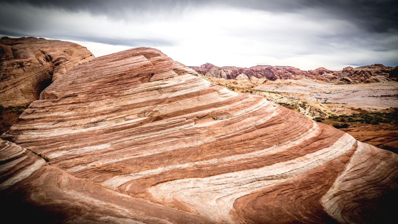 Sony a6000 + Sony E PZ 18-105mm F4 G OSS sample photo. Valley of fire state photography