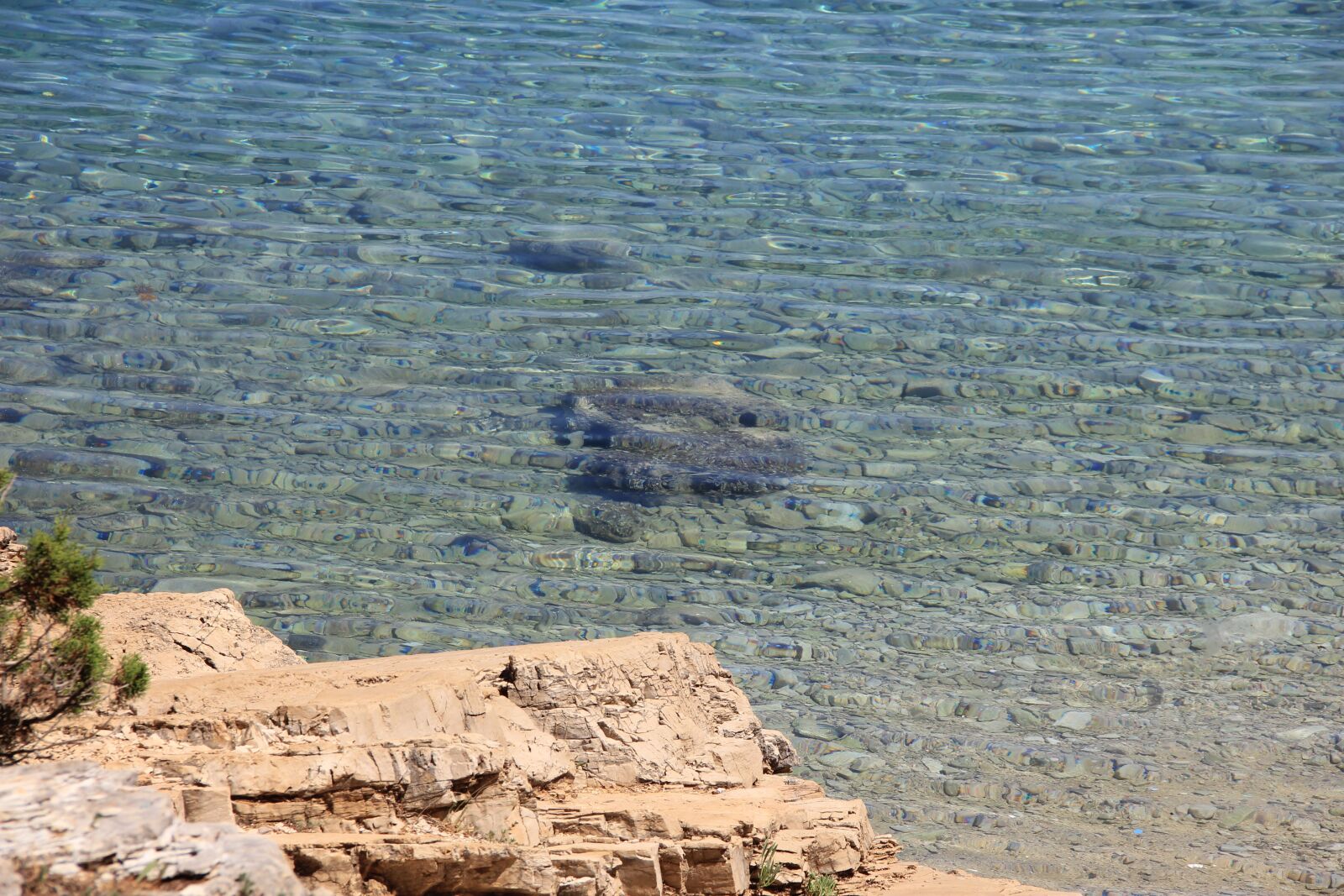 Canon EOS 550D (EOS Rebel T2i / EOS Kiss X4) sample photo. Water, stone, sea photography