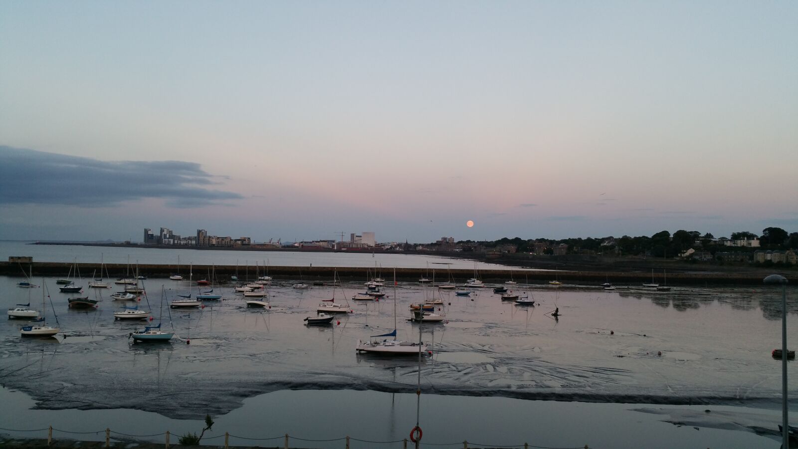 Samsung Galaxy Note4 sample photo. Boats, in, harbour, dusk photography