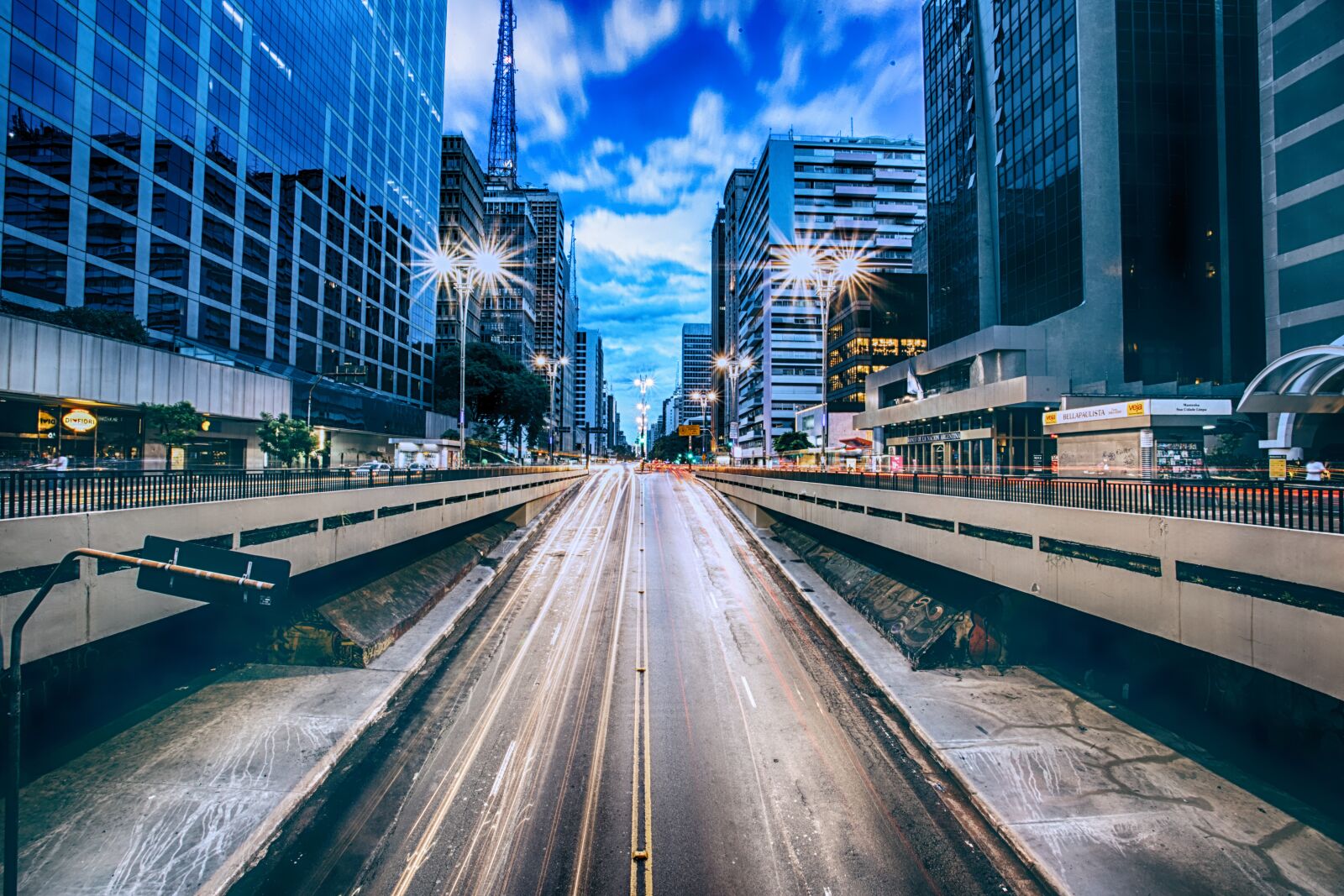 Canon EOS 6D + Canon EF 17-40mm F4L USM sample photo. Urban, street, cityscape photography