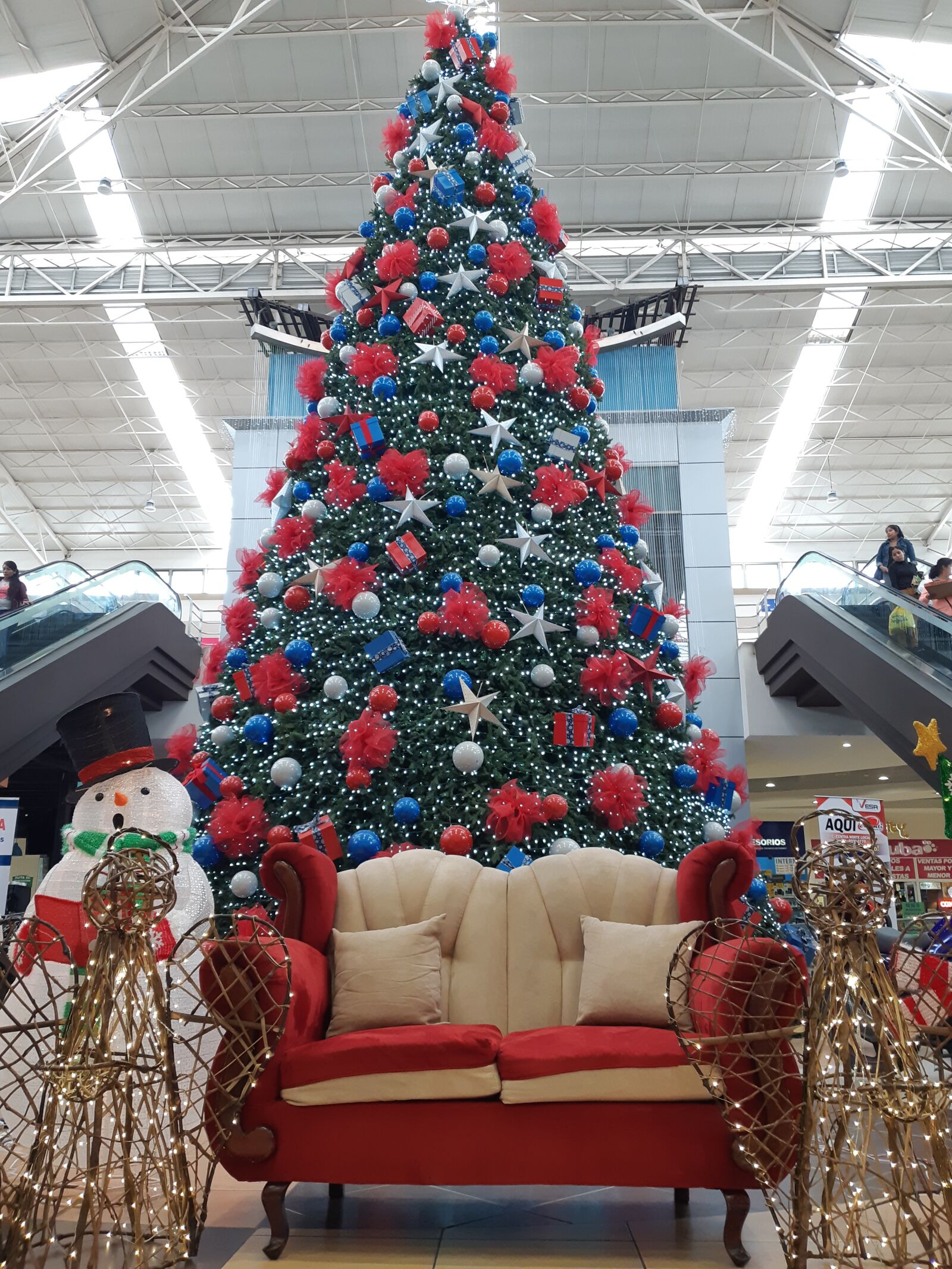 Samsung Galaxy A8(2018) sample photo. Tree, christmas, xmas photography
