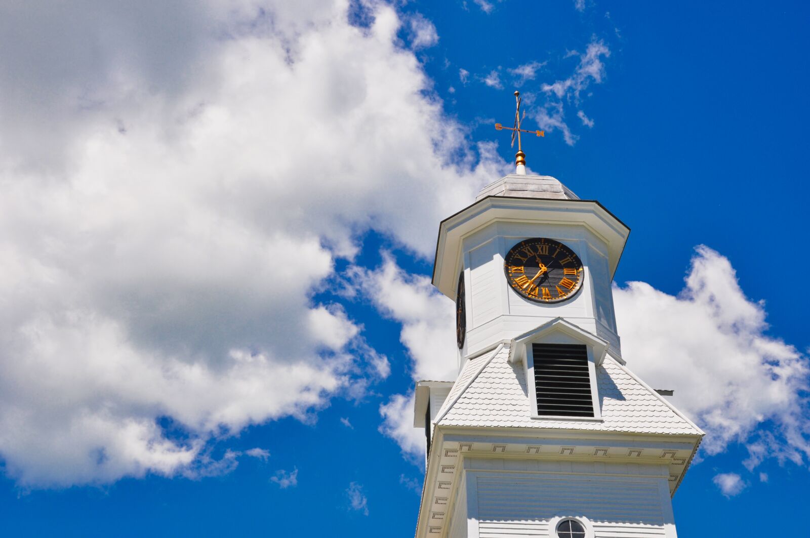 Nikon D90 sample photo. Steeple, clock, tower photography