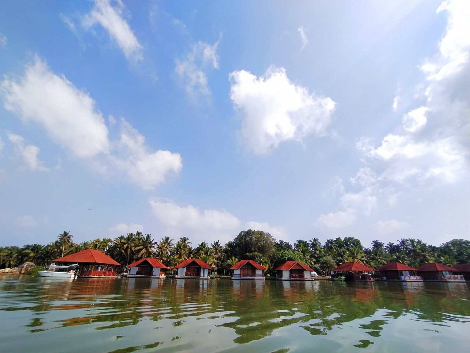 Xiaomi Redmi Note 8 sample photo. Hotels, suspended, water photography