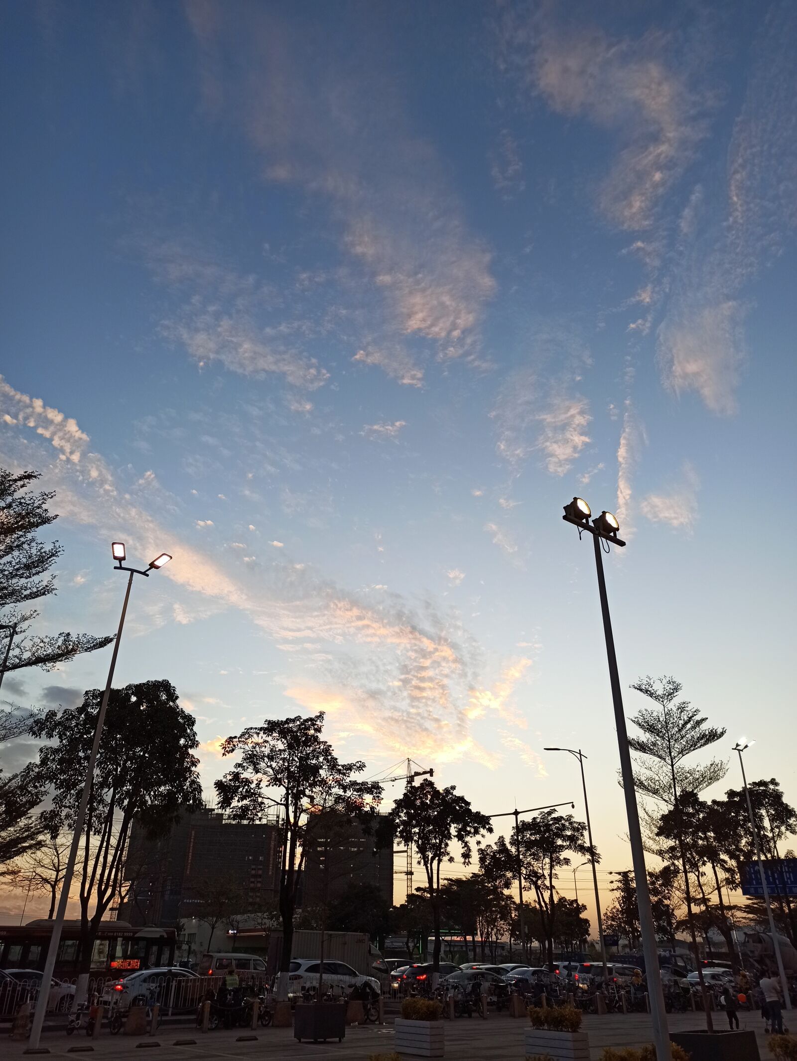 Xiaomi Redmi Note 8 Pro sample photo. Sky, blue, car photography