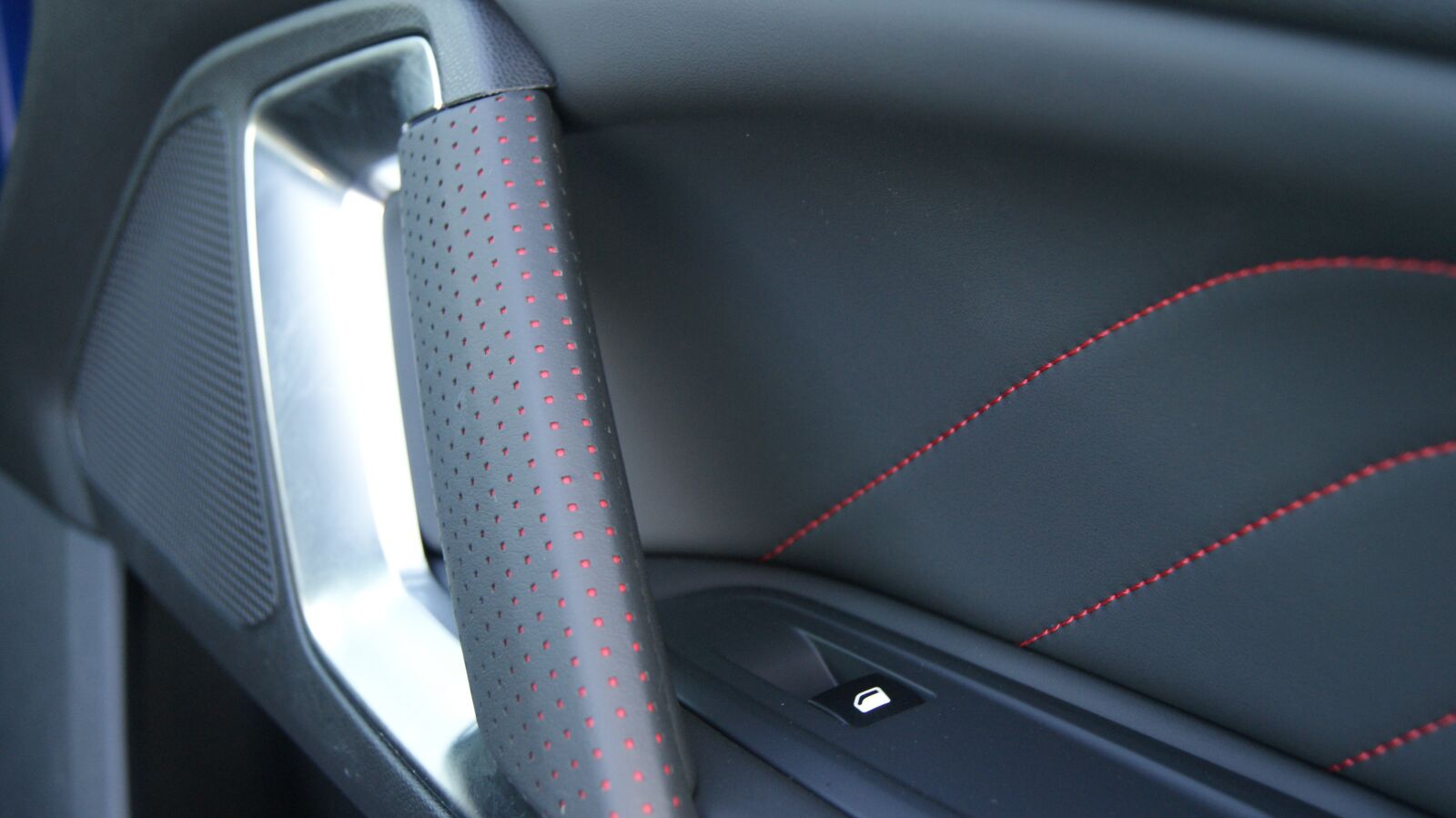 Sony Alpha DSLR-A300 sample photo. Inside car, handle, sting photography