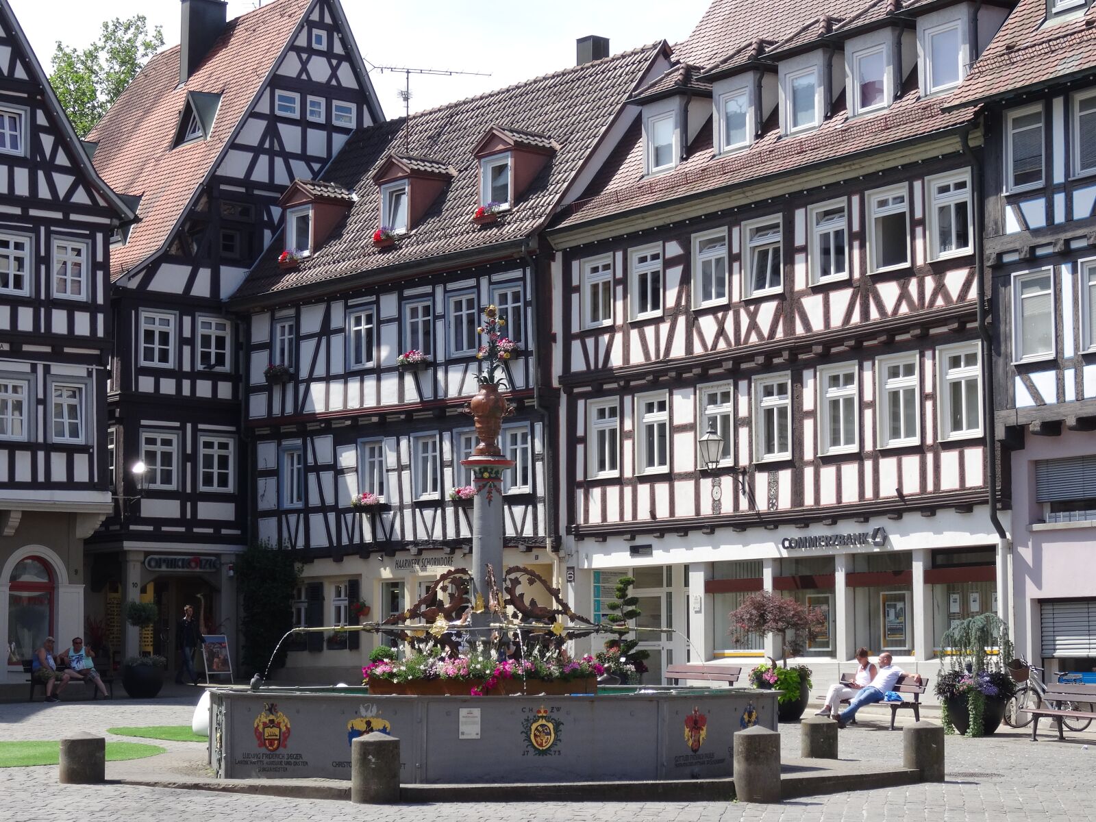 Sony Cyber-shot DSC-HX50V sample photo. Schorndorf, marketplace, market fountain photography