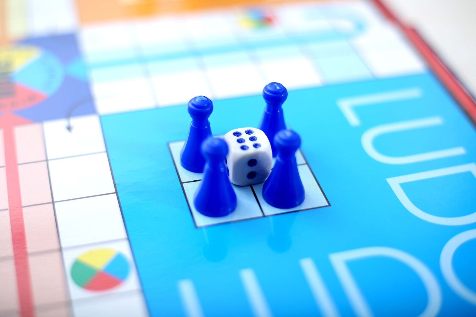 Canon EF 50mm F1.8 STM sample photo. Ludo, game, dice photography
