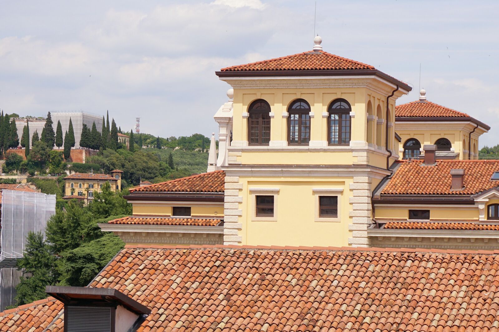 Sony a6000 sample photo. Verona, italy, historic center photography