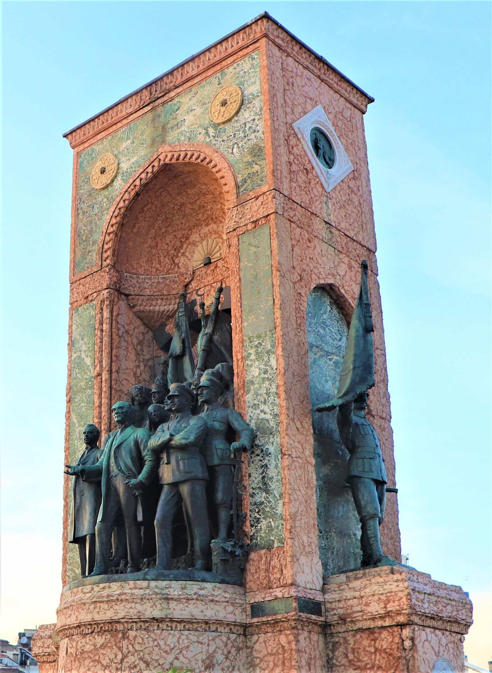 Canon EOS 77D (EOS 9000D / EOS 770D) sample photo. Sculpture, monument, taksim photography