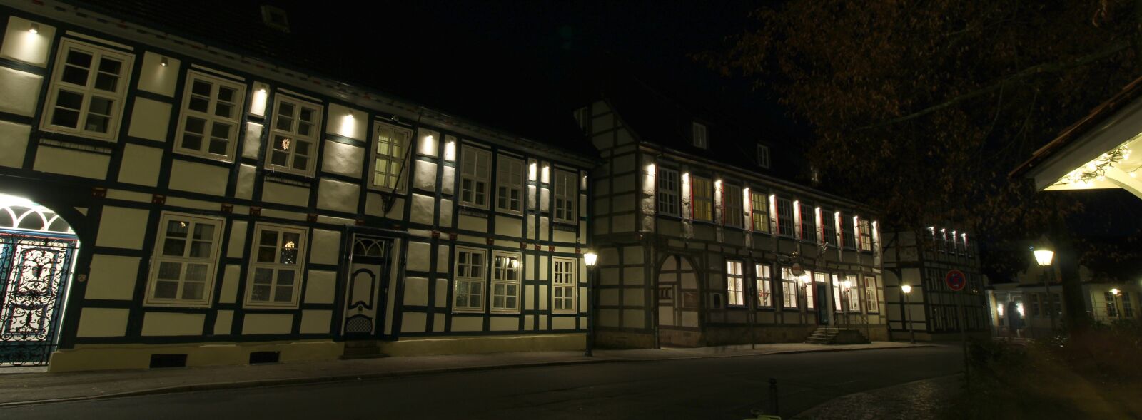 Canon EOS 2000D (EOS Rebel T7 / EOS Kiss X90 / EOS 1500D) sample photo. Herford, nordrhein-westfalen, architektur photography