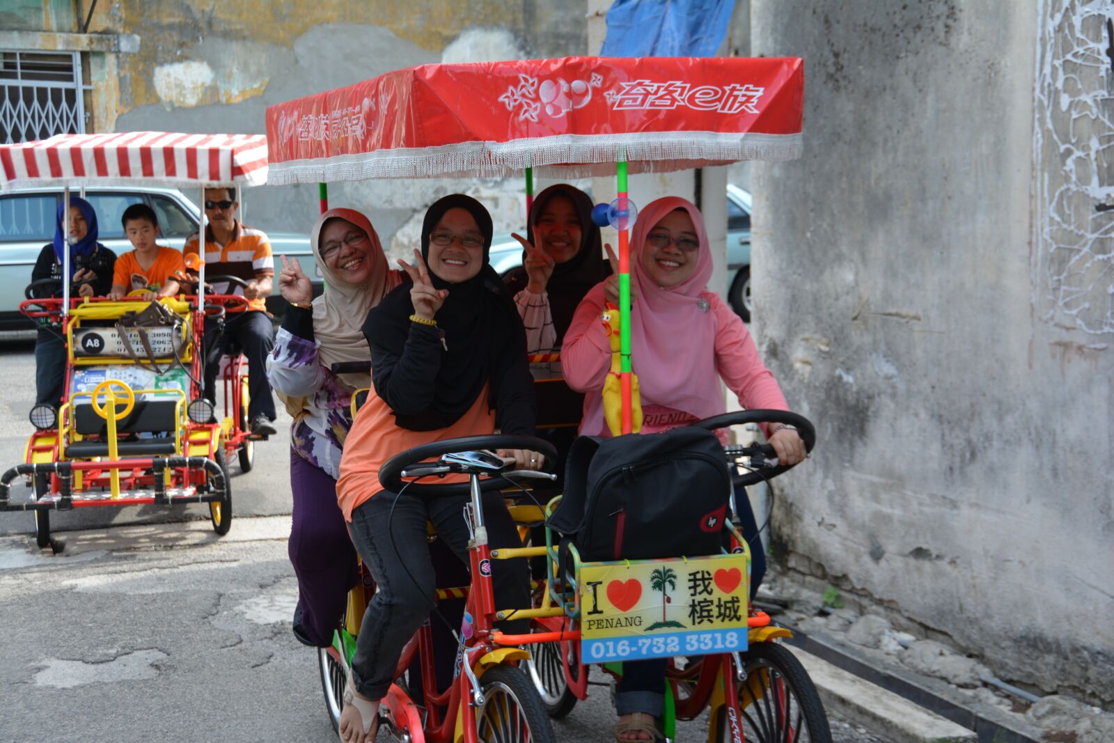 Nikon D5200 sample photo. Muslim, women, tourists photography