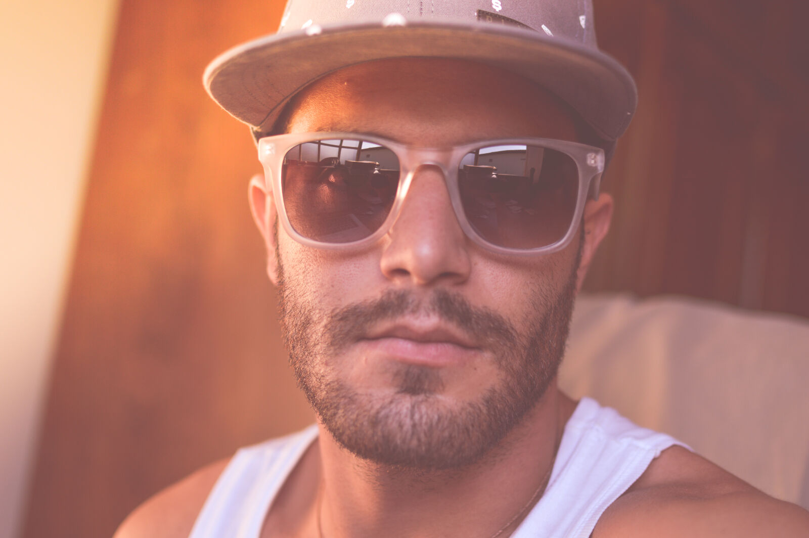 Nikon D3200 + Nikon AF-S DX Nikkor 35mm F1.8G sample photo. Sunglasses, people, men, hat photography