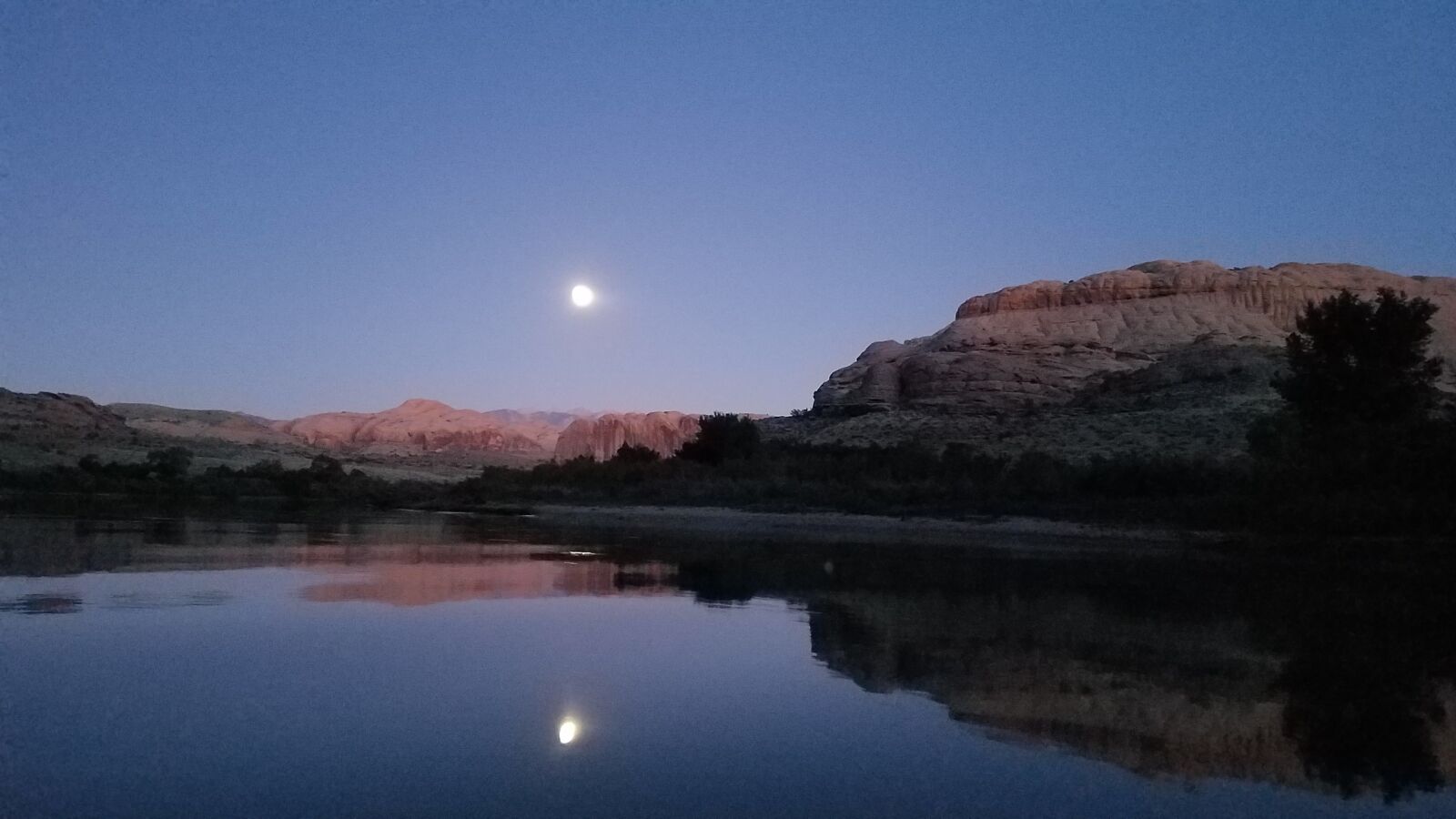 Samsung Galaxy S7 sample photo. Dusk, moon, nature photography