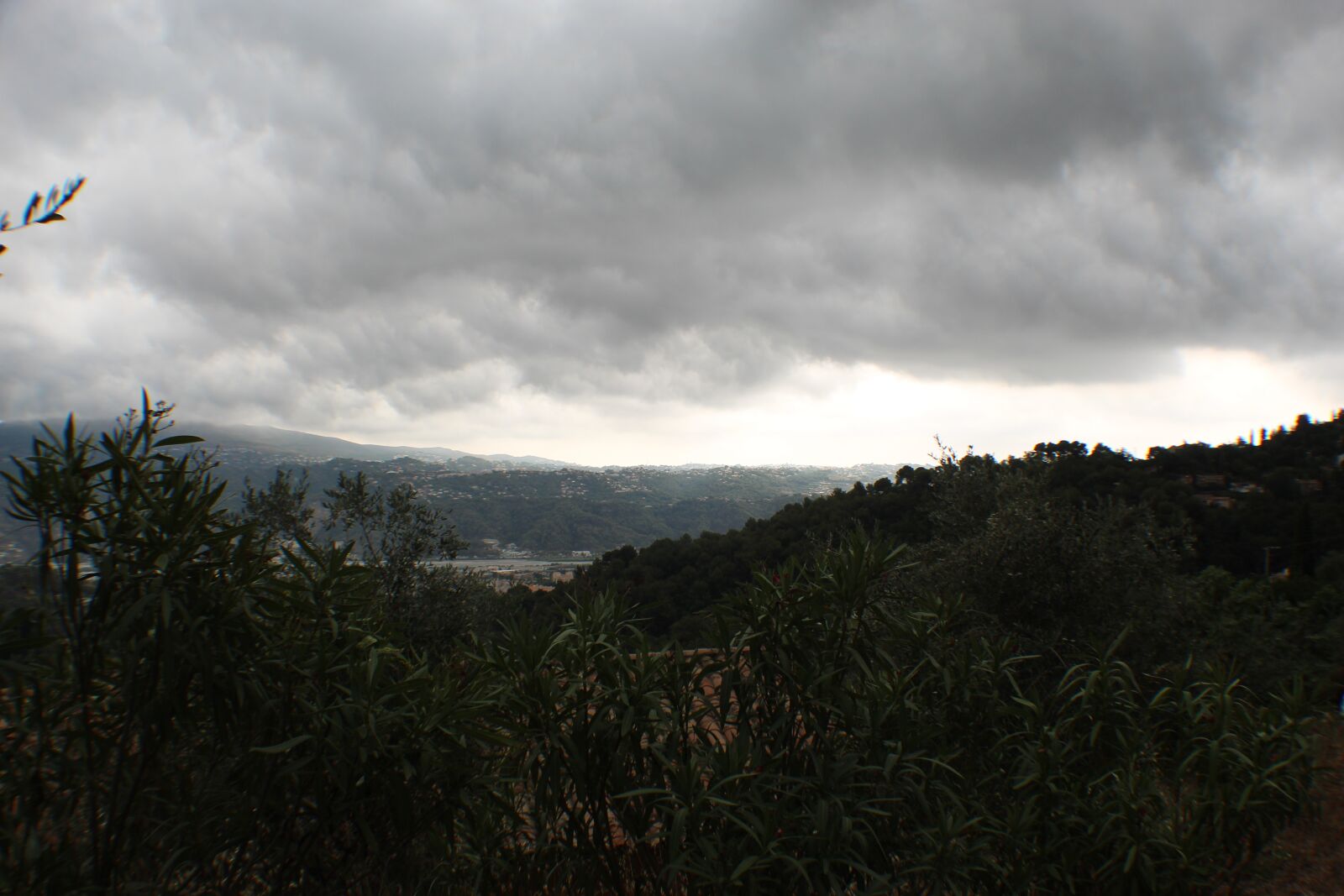 Canon EOS 4000D (EOS Rebel T100 / EOS 3000D) sample photo. Clouds, sky, mountain photography