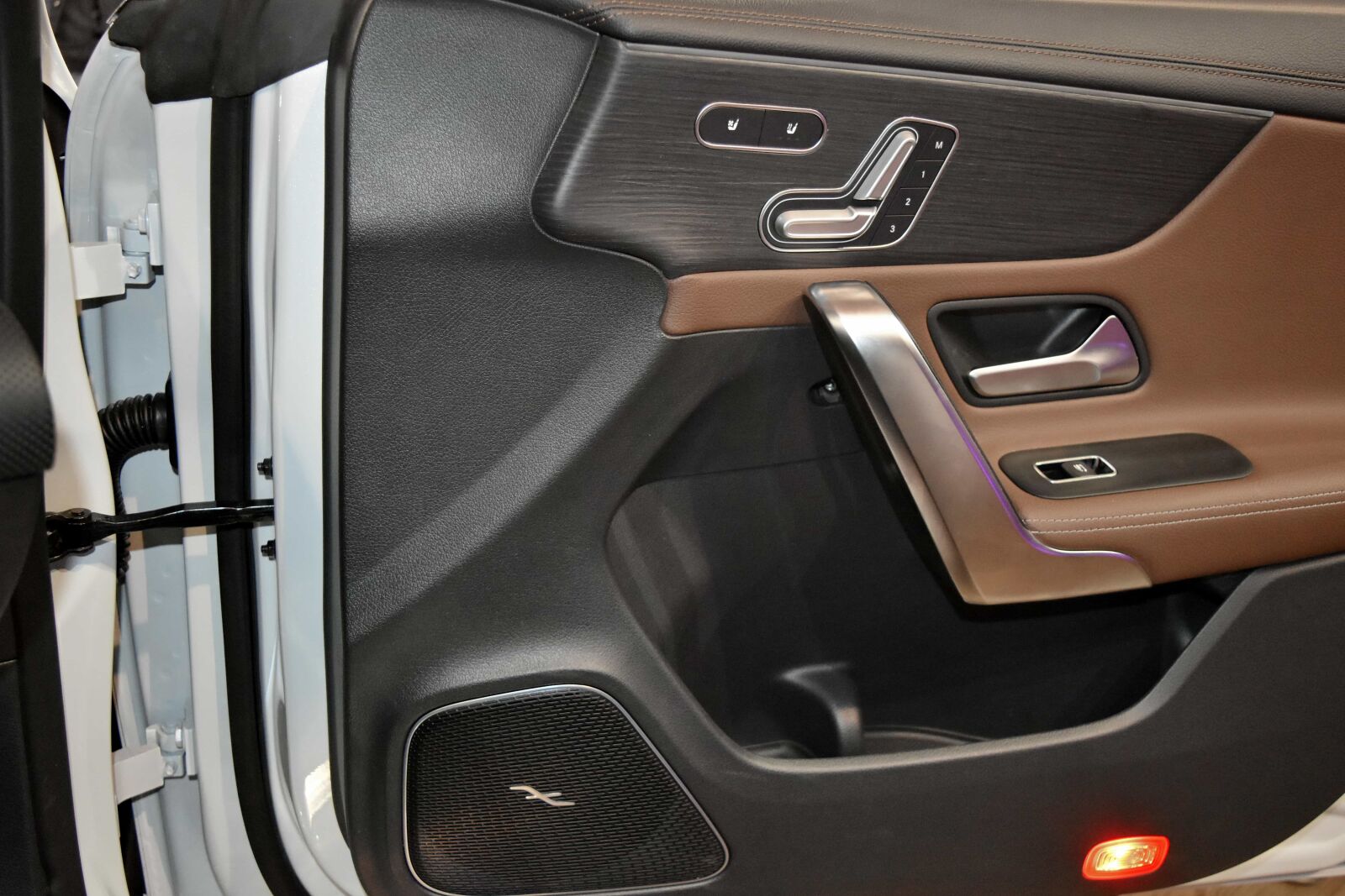 Nikon D5500 sample photo. Door, transportation, vehicle, car photography