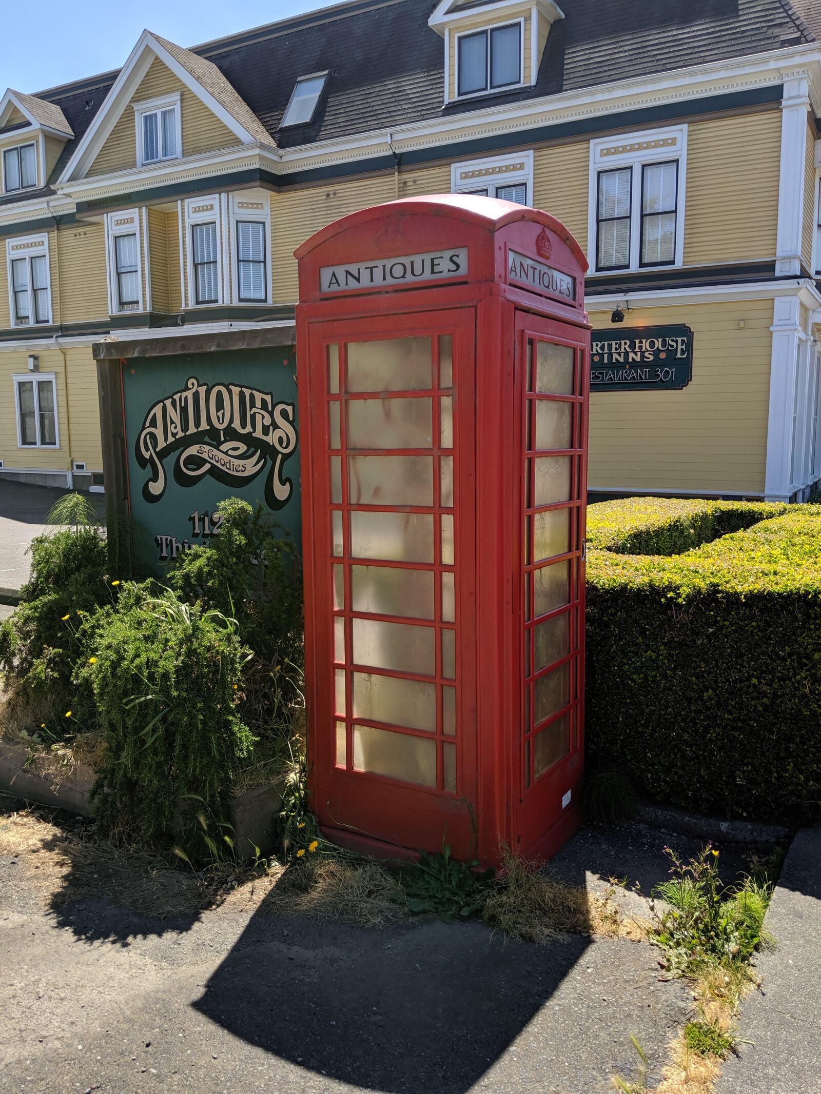 Google Pixel 3 sample photo. Telephone booth, eureka, city photography